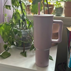 40 oz Insinuated Stainless Steel Tumbler w/ handle. Straw lid